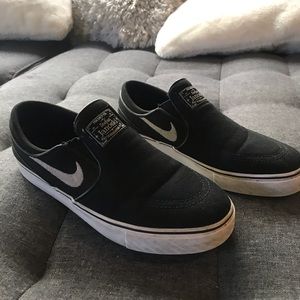 Janoski slip ons